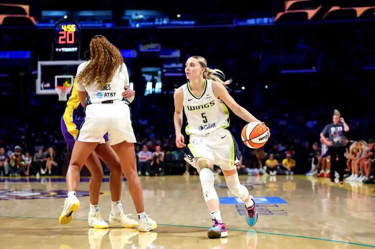 Paige Bueckers and Myisha Hines-Allen Shine